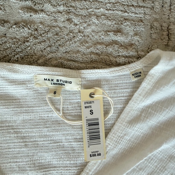 Max Studio White Ruched Top - Picture 3 of 3